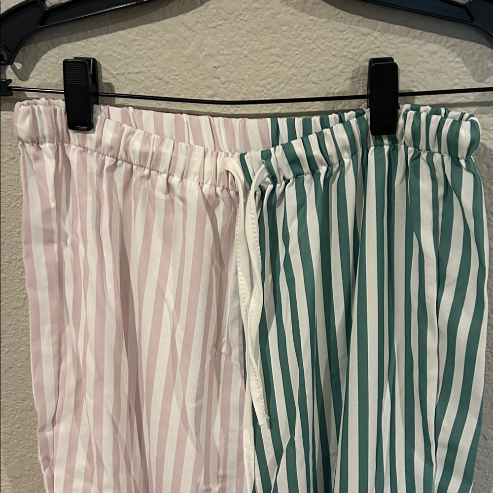 FUN HOLIDAY PAJAMAS FOR THE FAMILY- six pair available - Picture 4 of 5